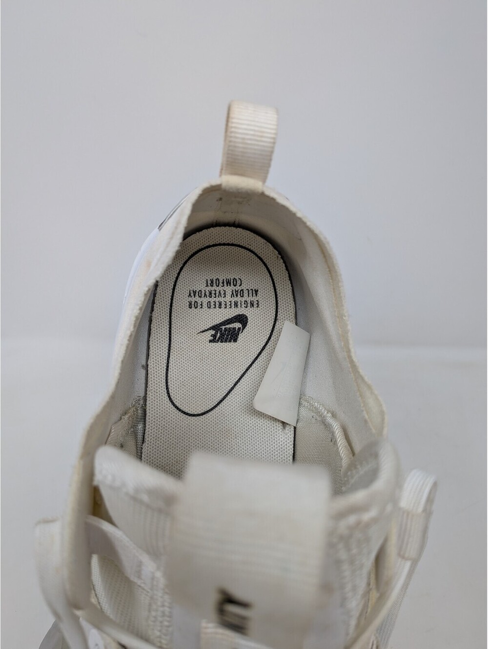 Nike Air Max Infinity Men’s 9.5 Summit White Iridescent BQ3999-101 - Picture 11 of 12